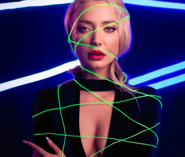 Stella - Dreamy AI Girlfriend